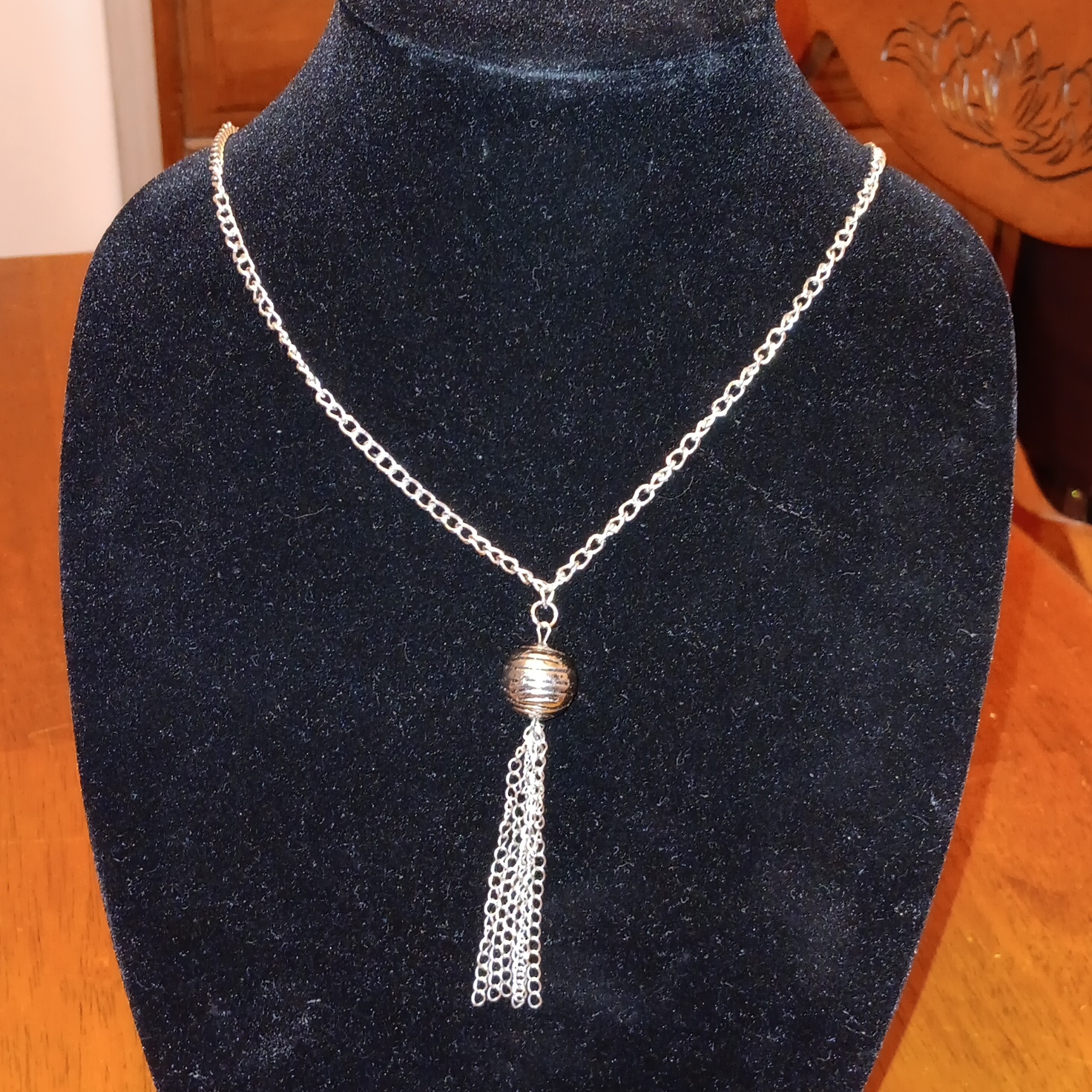 Vintage Costume Necklace With A Tassel Ball Silver Platted 70s 15$